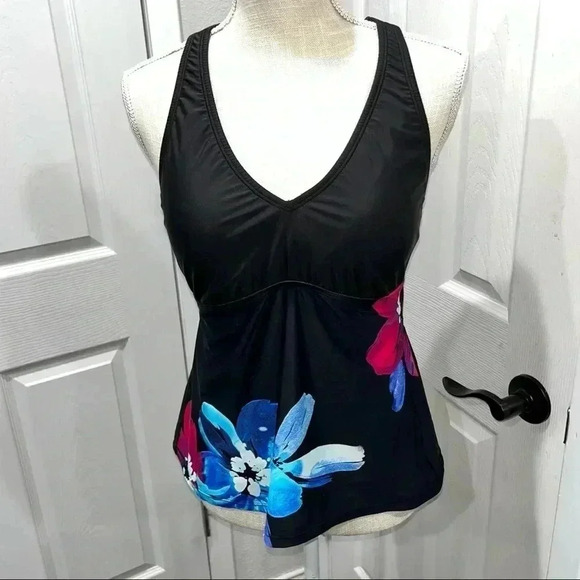 24th and Ocean Swim top racerback with cool back detailing. - Picture 7 of 7